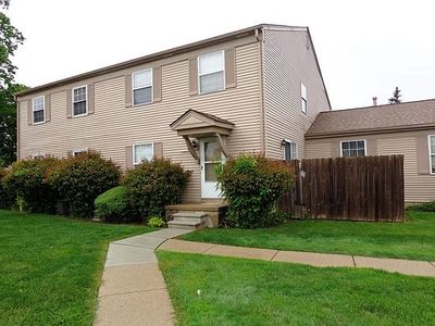 23633 N Rockledge, Novi, MI, 48375