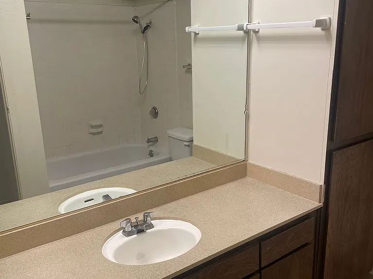 1710 G St — Photo 3