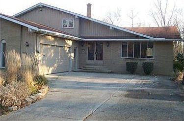 1st image of 9170 Meadow Ln