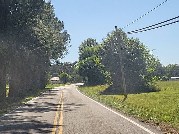 4th image of 9001 River Rd