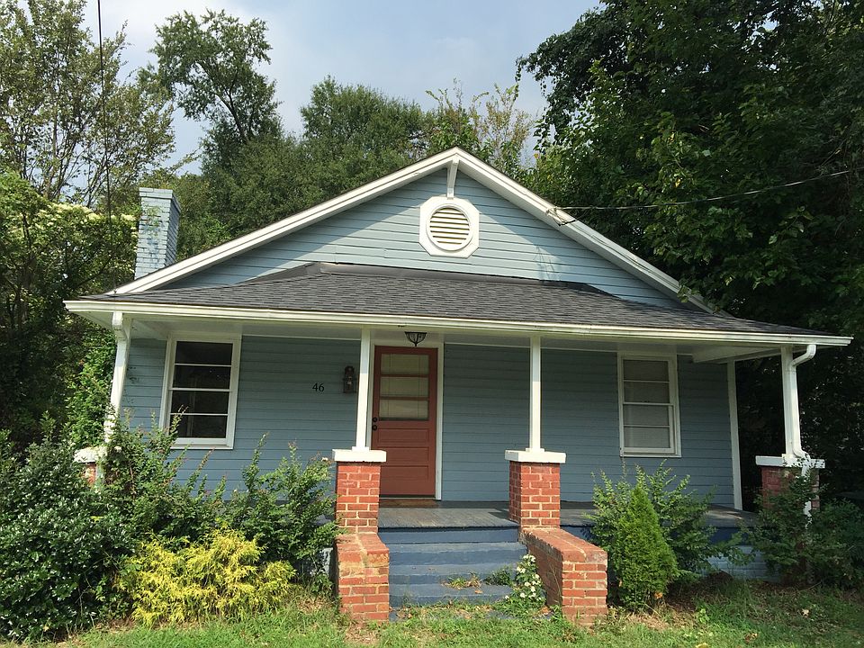 Near downtown, quiet Caraleigh neighborhood with a nearby pa