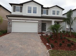 3082 Adams Cross Dr, Zephyrhills, FL 33540