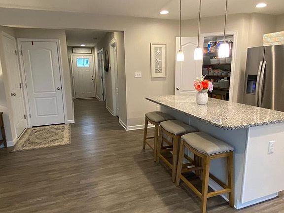 4th image of 240 Eurasian Dr