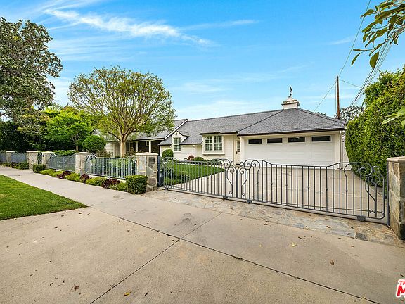 3rd image of 9921 Toluca Lake Ave
