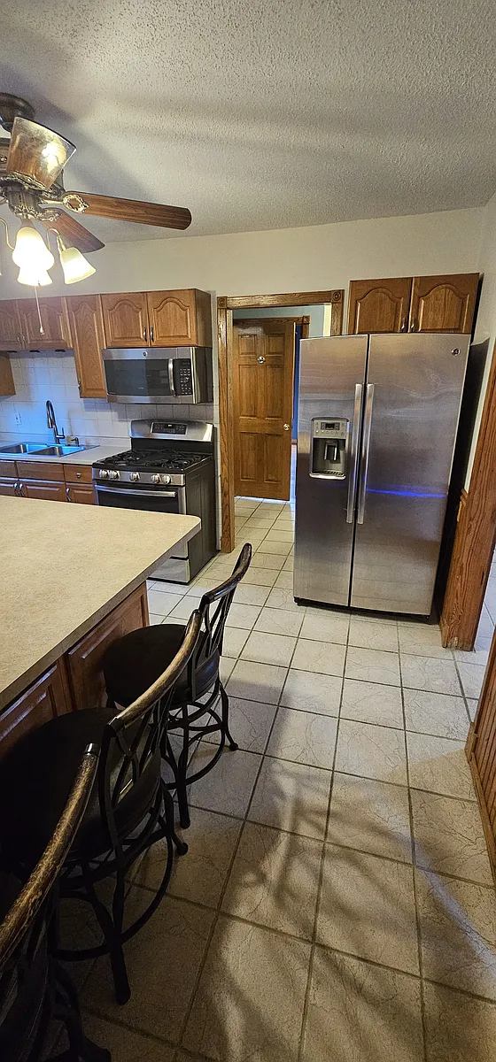 Building Photo - 205 Bassett St #2