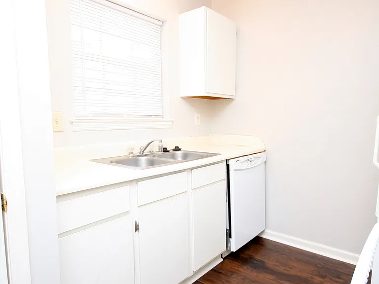 104A Westscott Dr — Photo 6