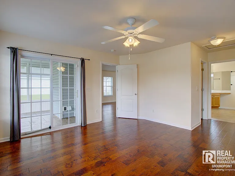 302 Coosawatchie St — Photo 8