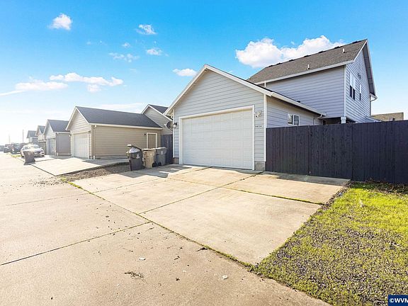 3rd image of 3824 Ryunkin St SE