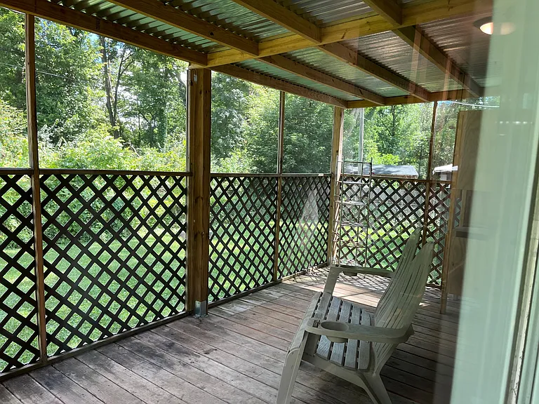 404 Hartley Dr — Photo 9