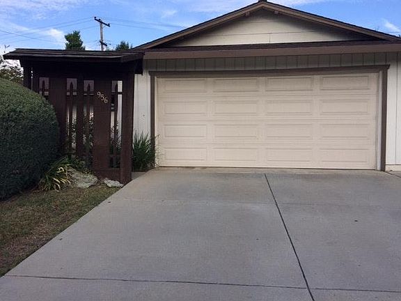 3rd image of 956 Candlewood Dr
