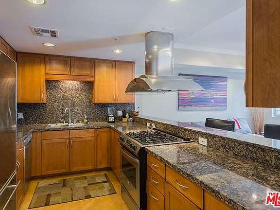 4th image of 1426 N Laurel Ave APT 403