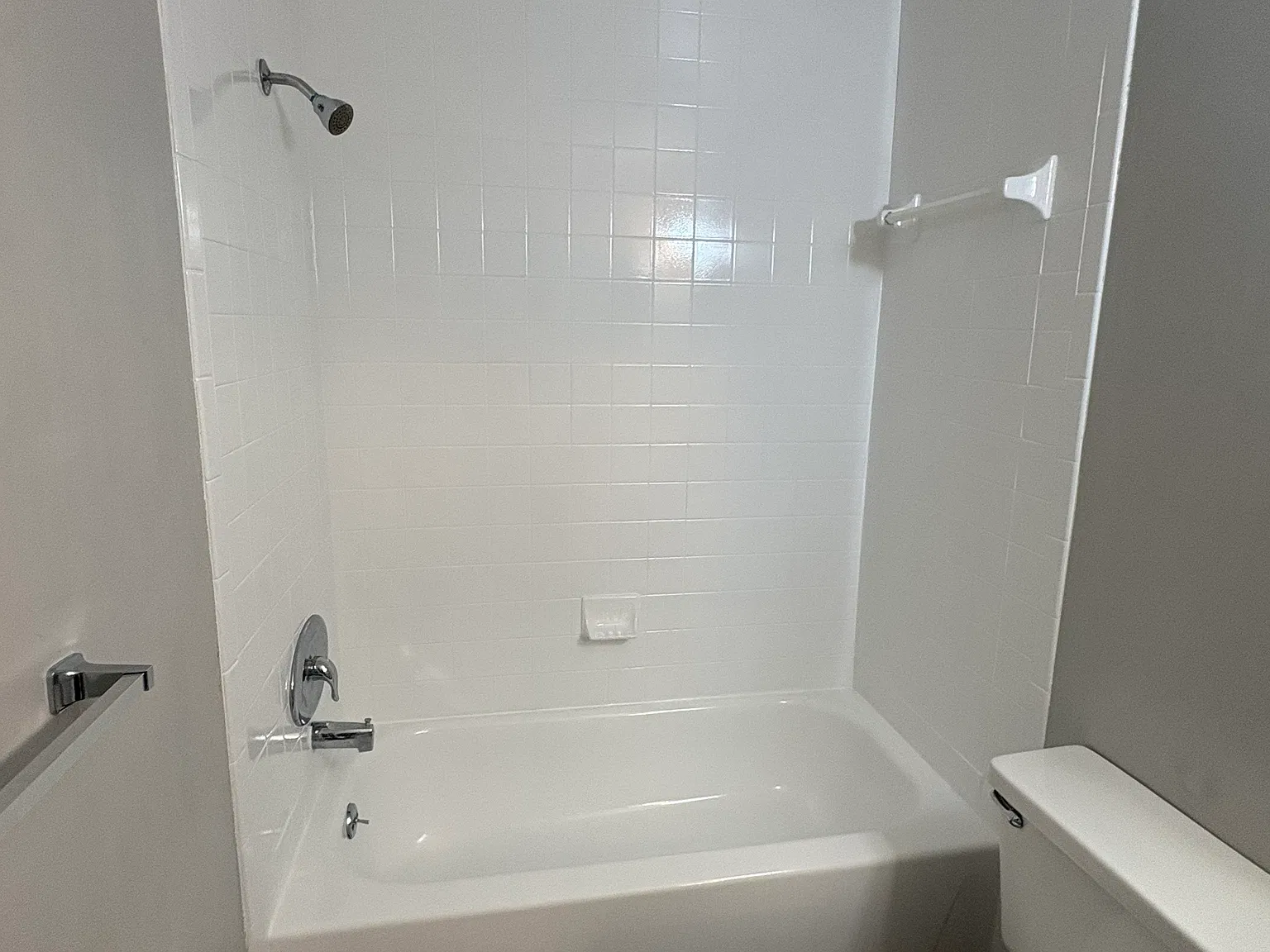 2 bed, 879 sqft, $1,550 — Photo 2