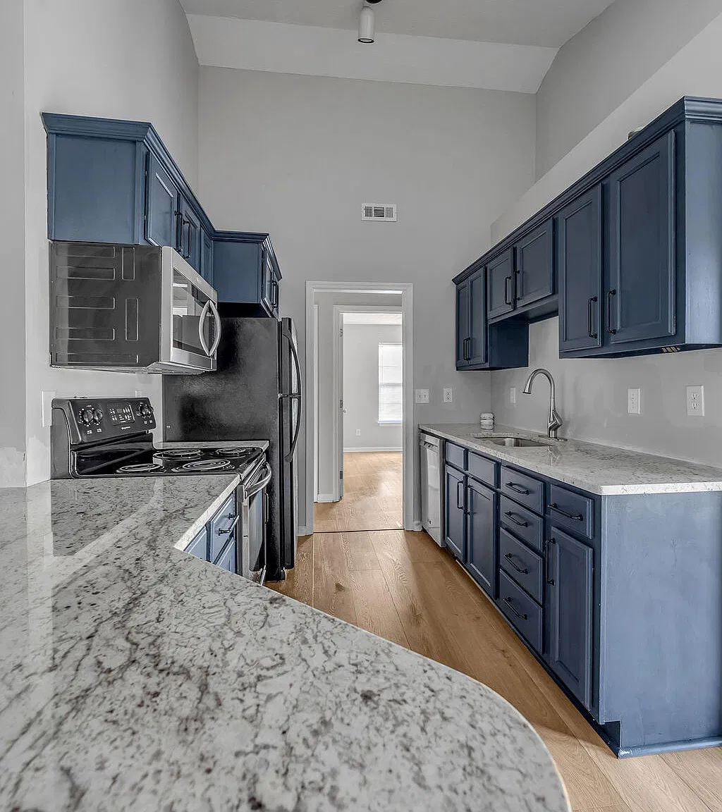 3 bed, 2.0 bath, 1265 sqft, $1,980 — Photo 4
