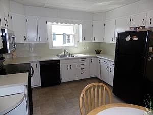 4th image of 114 Continental Ave