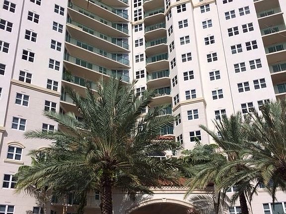 2nd image of 19900 E Country Club Dr Ph 04