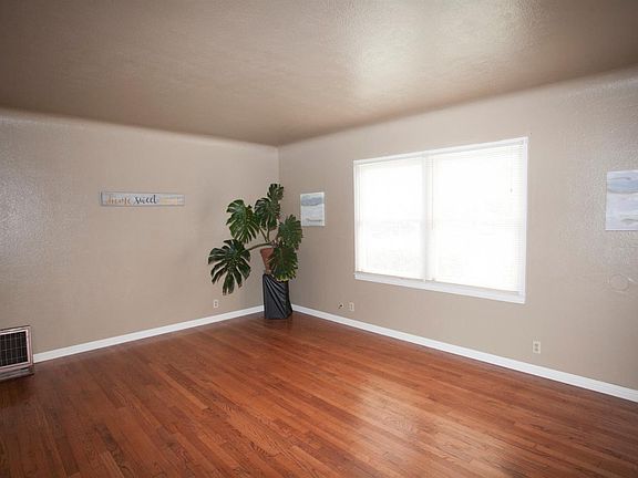4th image of 812 N White St