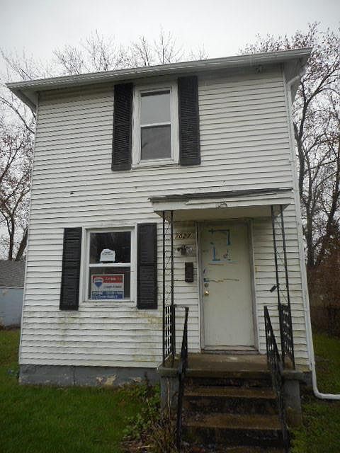 1st image of 2027 Denune Ave