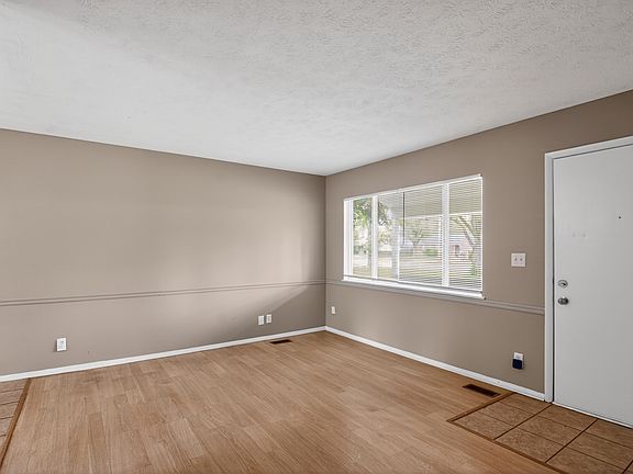4th image of 3908 N Mitthoefer Rd