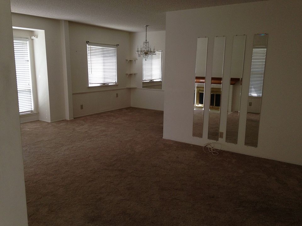 2nd image of 645 S Vanderwell Ave