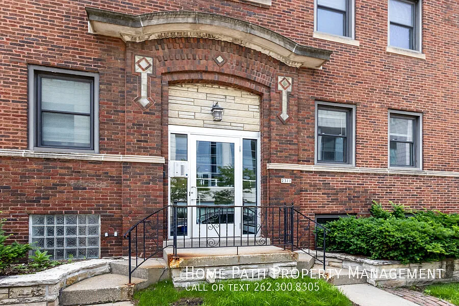 2311 E North Ave #3