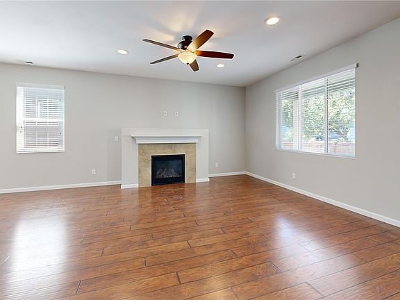 5th image of 8959 Corona Street NE