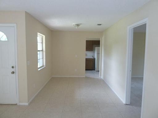 3rd image of 373 Jefferson Dr