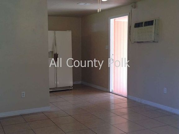 3rd image of 1811 Oakhill St
