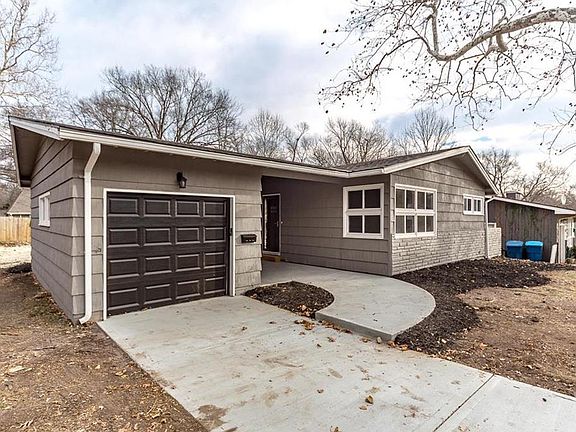 2nd image of 6104 W 76th Pl