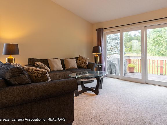 4th image of 418 Red Cedar Blvd