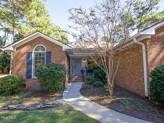 3rd image of 110 Saint Andrews Drive