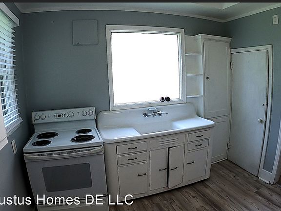 5th image of 200 S West St APT 1