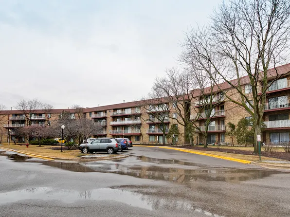 5450 Astor Ln Unit 305, Rolling Meadows, IL 60008