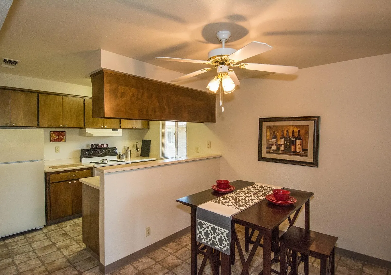 Ceres Plaza Apartments — Photo 4