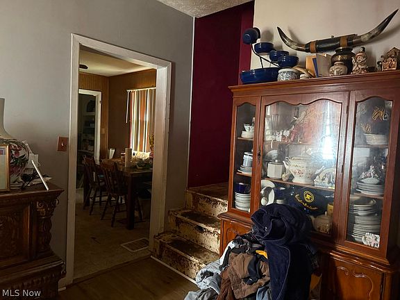4th image of 2713 Woodbridge Ave