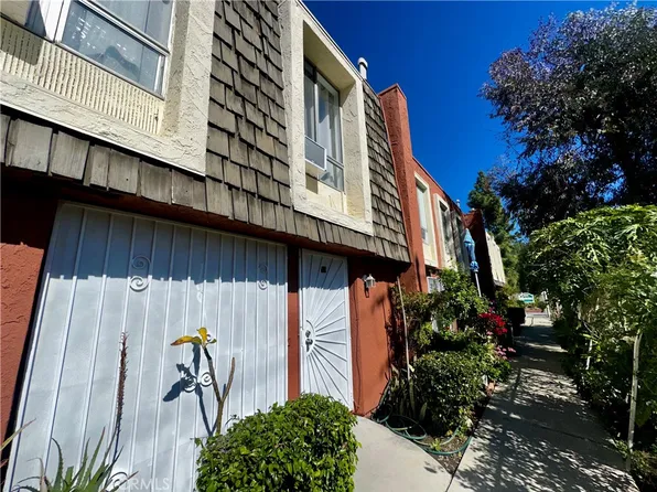 25180 5th St APT 215, San Bernardino, CA 92410