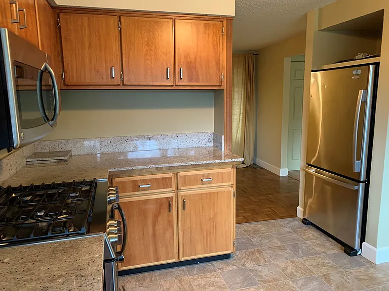 1735 McLean Blvd — Photo 7