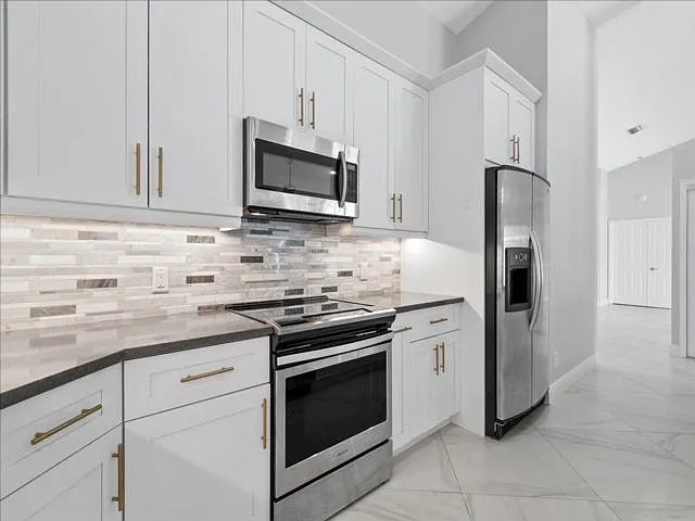 15575 Woodmar Ct — Photo 6