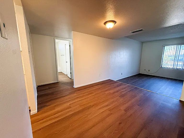 5208 W Calavar Rd — Photo 13