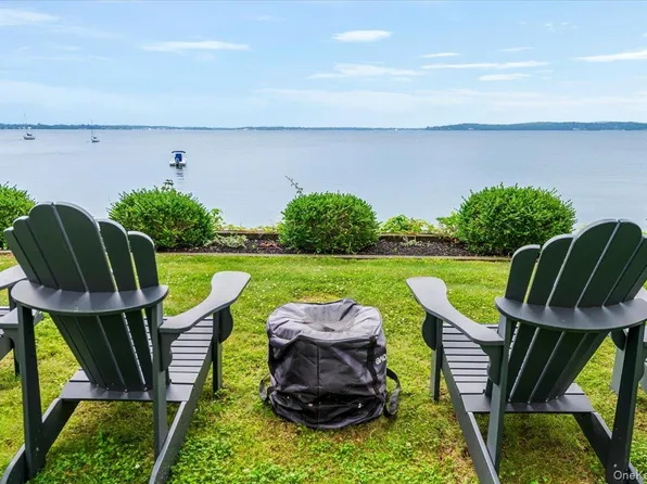 100 W Shore Dr, Southold, NY 11971