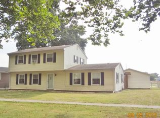 280 Campus View Dr, Lincoln, IL 62656