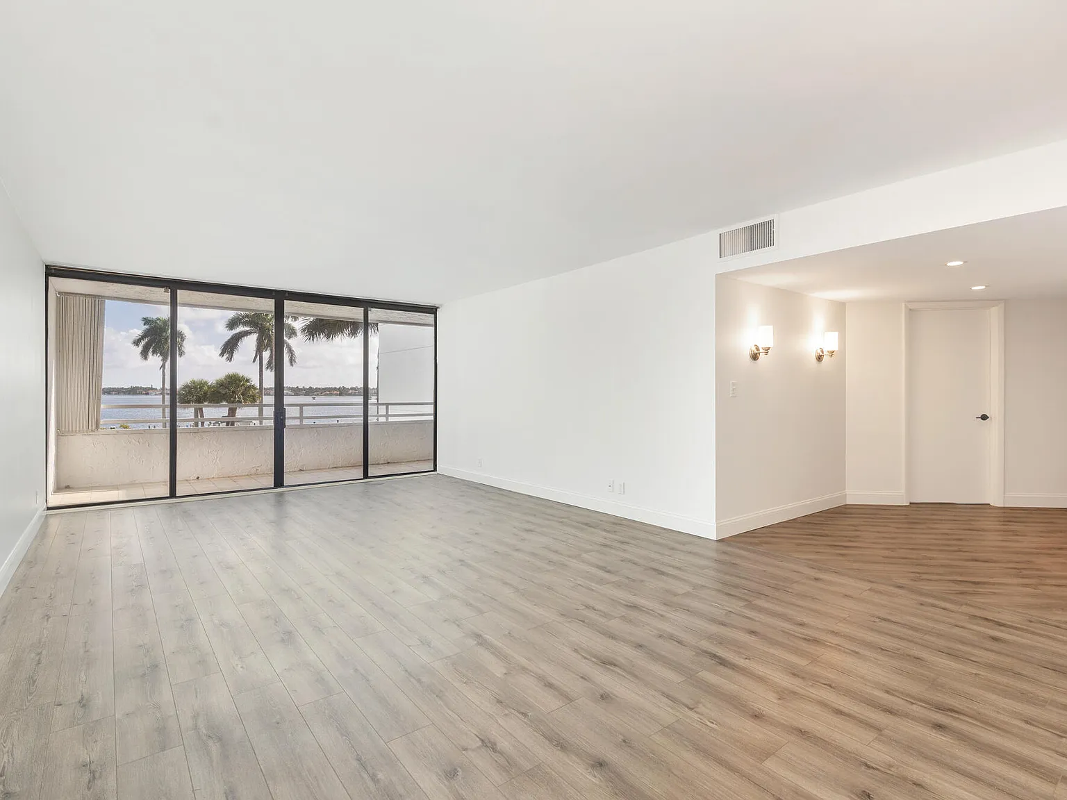 2 bed, 2.0 bath, 1290 sqft, $3,850 — Photo 3