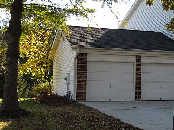 2nd image of 609 Woodhill Estates Dr