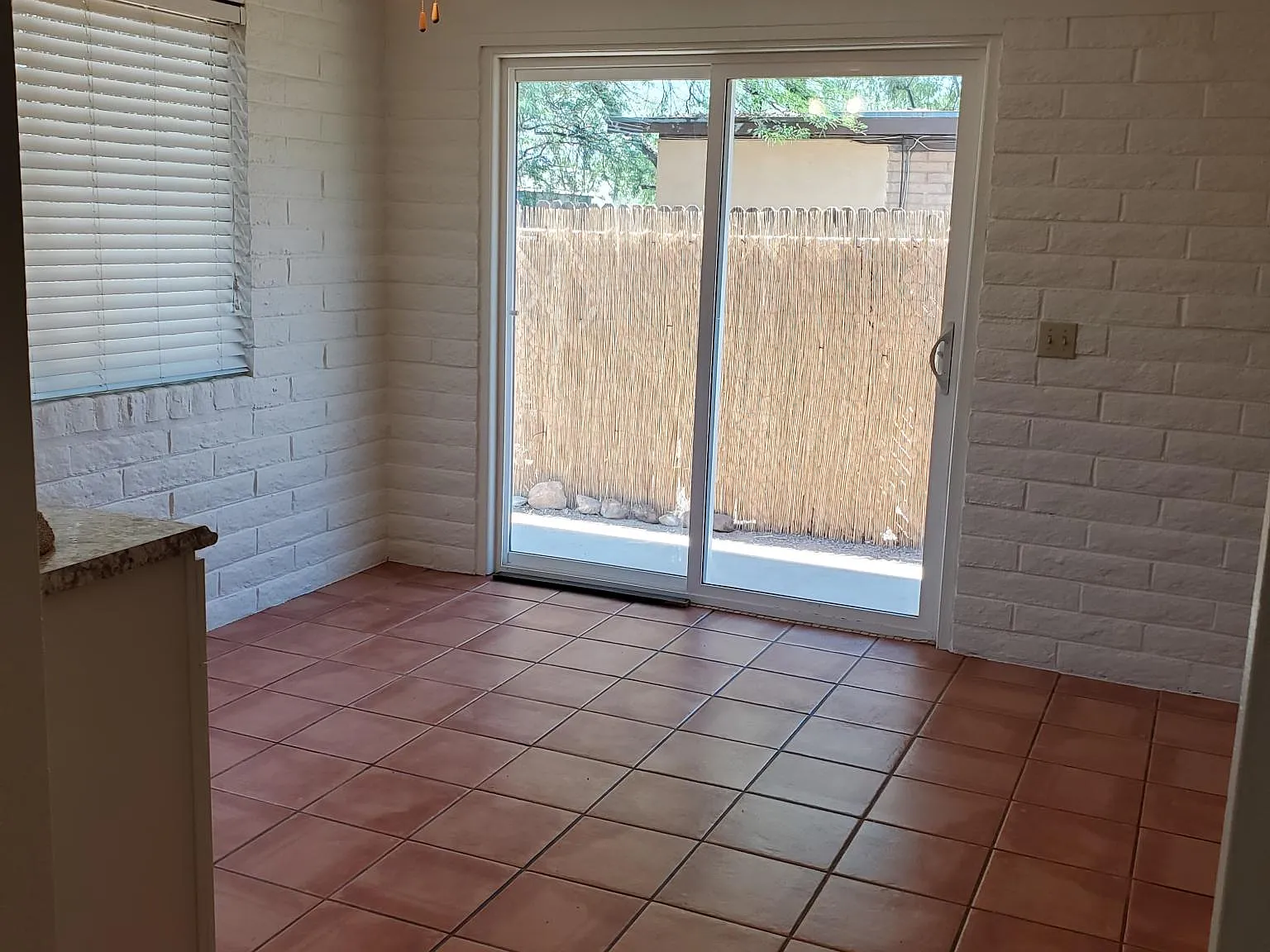 2 bed, 900 sqft, $1,175 — Photo 4
