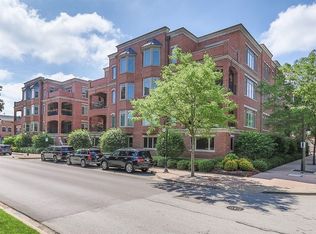 180 W Benton Ave UNIT 201, Naperville, IL 60540