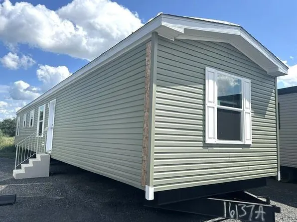 115 Dutch Drive, Farmington, ME 04938