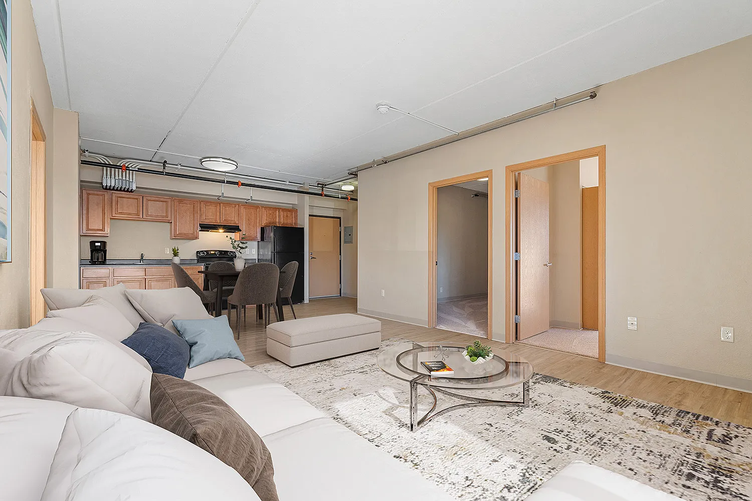 E Street Flats - Student Housing — Photo 3