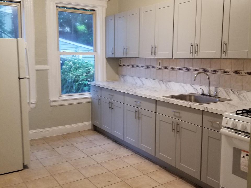1st image of 234 N 5th St APT 1