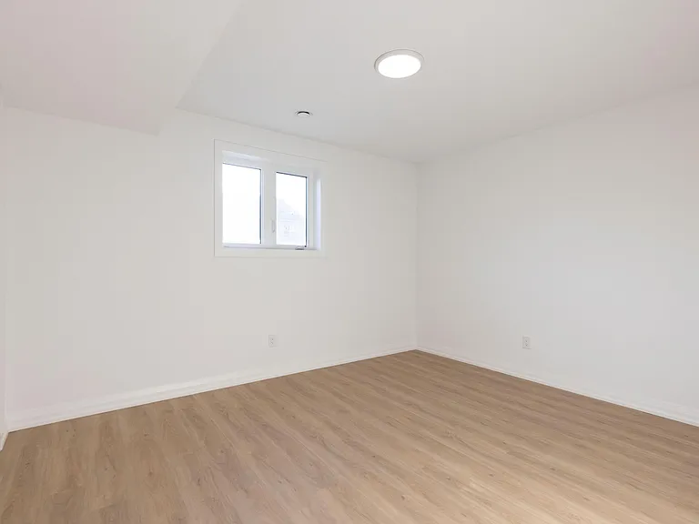 35 Southworth St — Photo 21