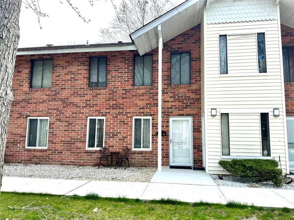 23 Kiowa Court #23, Coram, NY 11727