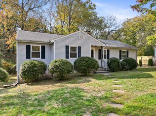 138 S Bragg Ave, Lookout Mountain, TN 37350